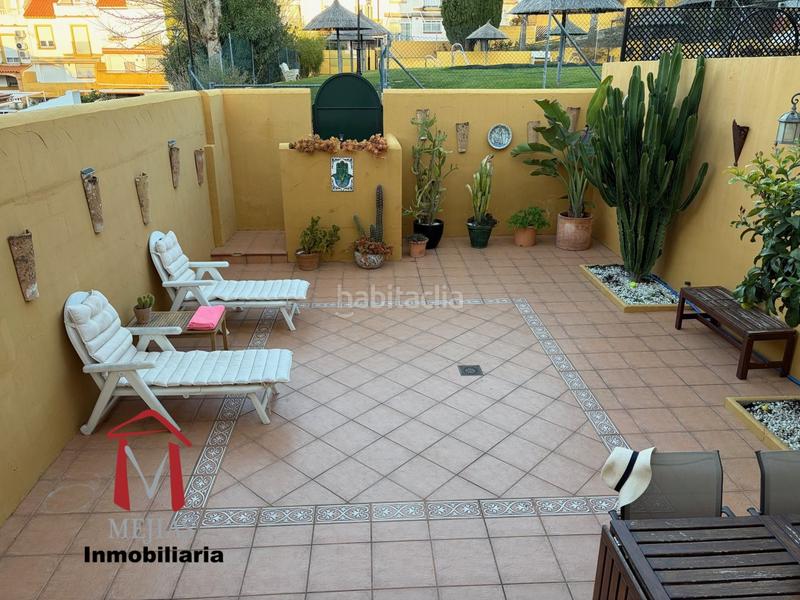 Foto 9cab55ef-6339-40f4-8ac5-77cff7b407d9. Chalet buscas el hogar de tus sueños ? lo tenemos para ti! este maravilloso chalet es la combinación perfecta de confort, ele en Antequera