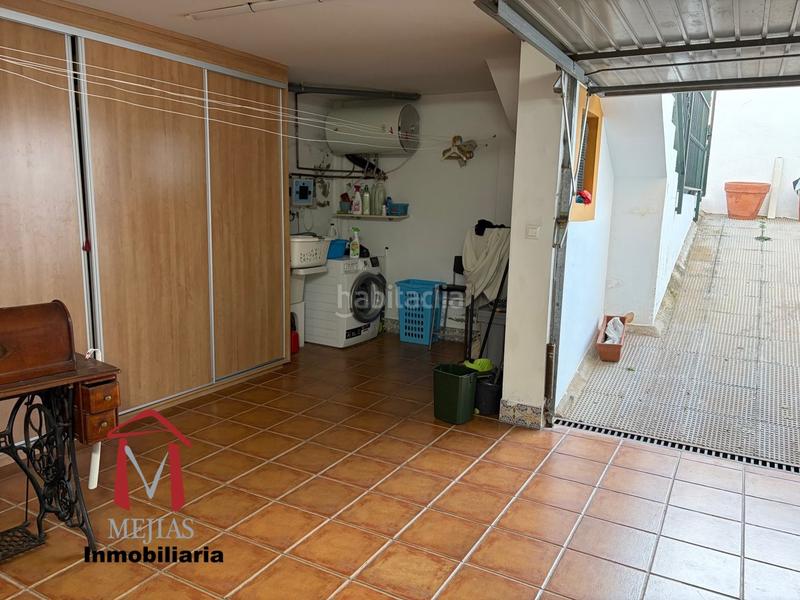 Foto b219db9d-9ac3-4dee-830d-716cb6999e8f. Chalet buscas el hogar de tus sueños ? lo tenemos para ti! este maravilloso chalet es la combinación perfecta de confort, ele en Antequera