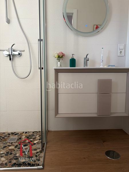Foto e3b03659-3ebe-4ea8-aca8-1164b13f52e7. Chalet buscas el hogar de tus sueños ? lo tenemos para ti! este maravilloso chalet es la combinación perfecta de confort, ele en Antequera