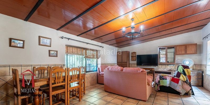 Foto 2a50d2a5-2096-47ab-b0b0-be1bd65bf7cc. Masia amb aparcament piscina a Centro Antequera