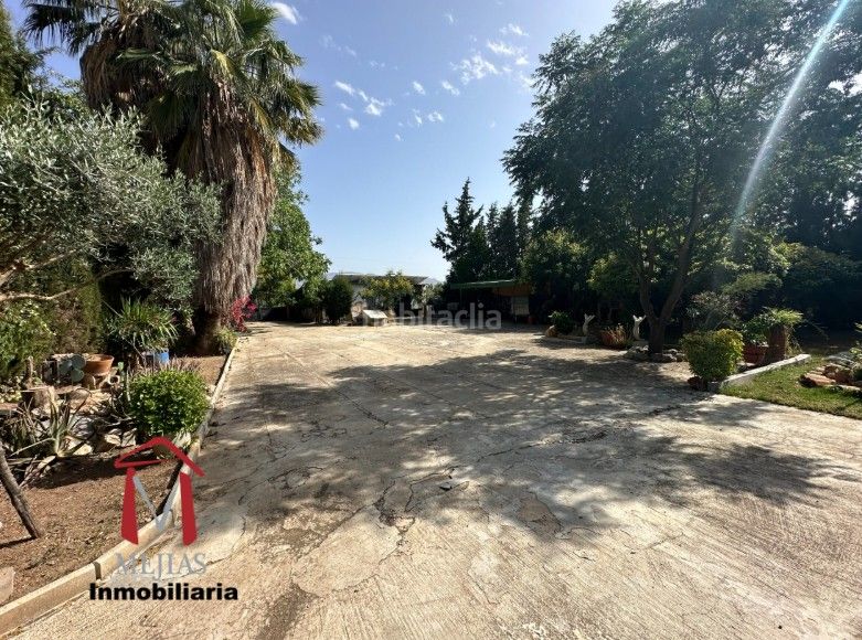 Foto 6346591d-5432-46dc-a4f5-48eca27ba897. Masia amb aparcament piscina a Centro Antequera