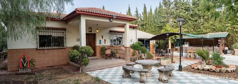 Foto 65ead888-531f-444b-b9ee-78578250cdbd. Masia amb aparcament piscina a Centro Antequera