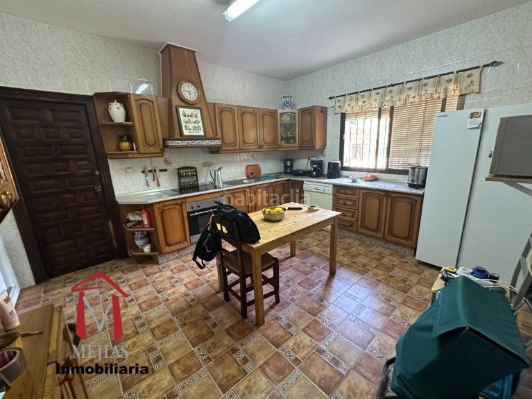 Foto e03f4bbb-4ac9-4567-8896-939058ebaa34. Masia amb aparcament piscina a Centro Antequera