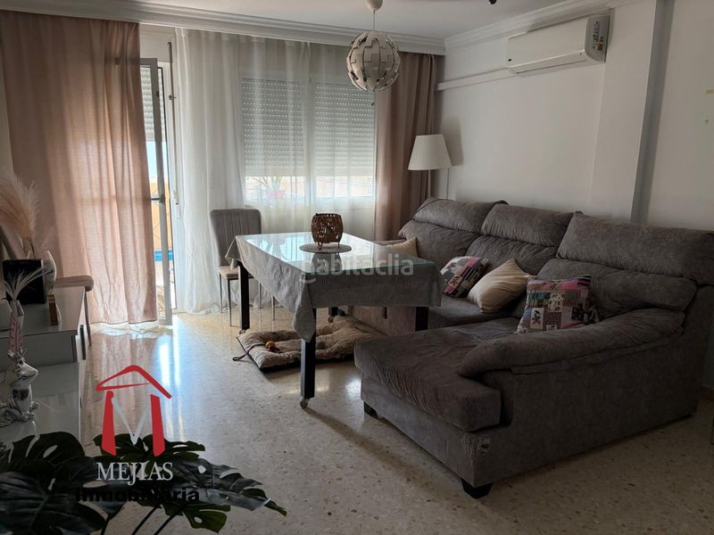 Foto c753adf2-33ec-42e8-bcf6-5342ea5f0eac. Casa adossada amb aparcament a Zona de la Vega Antequera
