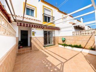 Casa a Manilva Pueblo. Casa adosada en venta en san luis de sabinillas manilva