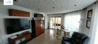 Appartement à Rocafonda. Amplio piso de 4 habitaciones en rocafonda, mataró  oportunidad
