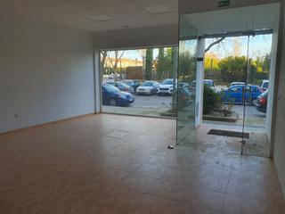 Lloguer Local Comercial  Calle don bosco. Local de 124m2 en una de las zonas con más comercio de la ciudad