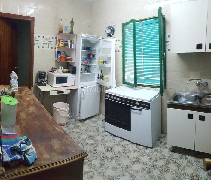 Foto 9b542fb5-c759-4053-914a-4e9563552e7c. Chalet  a un paso y úbeda, parcela muy cuadrada y con muchas posibilidades. en Torreperogil