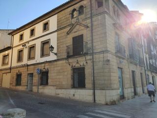 Lloguer Local Comercial  Calle obispo cobos. Expectacular local en primera linea comercial de úbeda, ciudad p