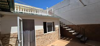 Casa  Plaza de las canteras. Casa en zona las canteras de ubeda, con  4 dormitorios, 2 baños,