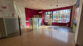 Local Comercial a Úbeda. Magnifico local en la zona más demandada de la ciudad, en el par