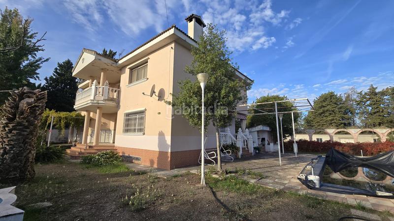 Foto 81c84c98-31df-45b4-aae7-92152c86c35e. Chalet magnifico chalet en la yedra de 2200m2 y 495m2 construidos a pie de carretera. en Baeza