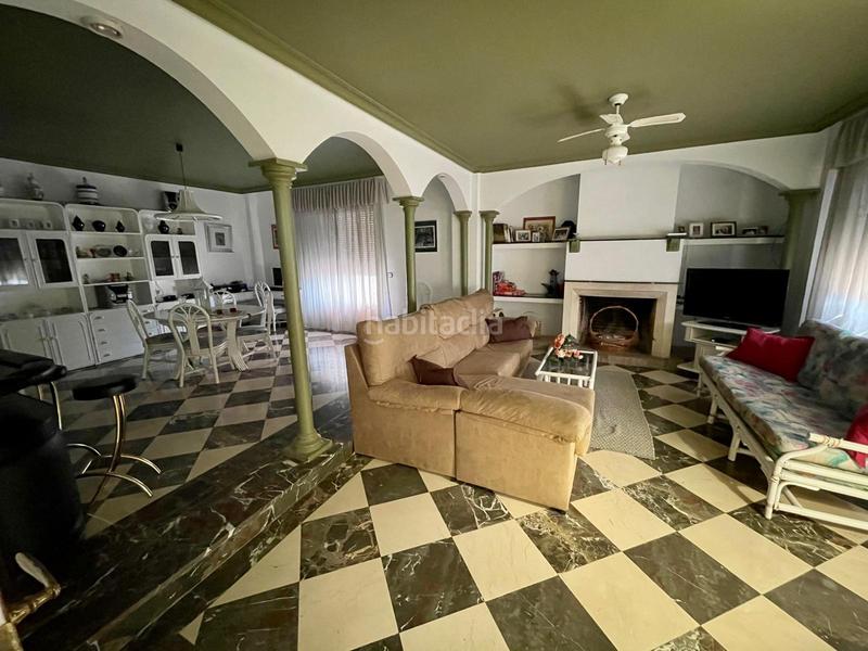 Foto ad3944ca-04b6-4ed8-b769-9f57b79584c6. Chalet magnifico chalet en la yedra de 2200m2 y 495m2 construidos a pie de carretera. en Baeza