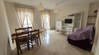 Pis a Úbeda. Precioso piso semi nuevo de 3 dormitorios, 2 baños, garaje y tra