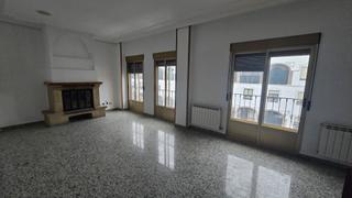 Piso en Úbeda. Gran piso de 230m2 aproximadamente en plena av de la libertad co