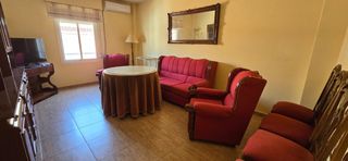 Rent Flat in Plaza de la fuente 1. Bonito piso de 2 dormitorios con ascensor en el barrio san pedro