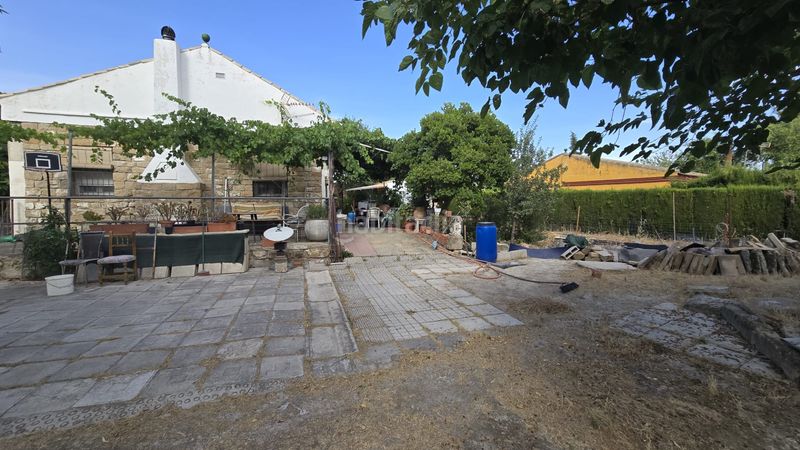 Foto 69473730-40b9-40f9-b930-7511d8e7a90a. Xalet amb xemeneia calefacció piscina a Úbeda