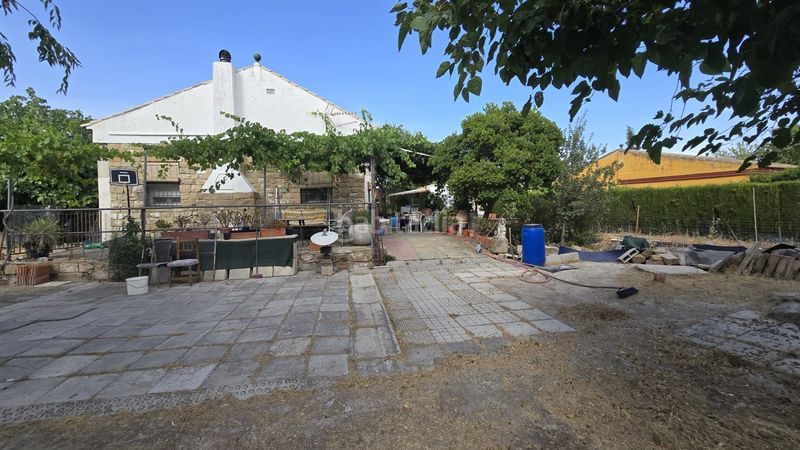 Foto b96f8a64-2c42-420c-9ee1-afd3358cd55c. Xalet amb xemeneia calefacció piscina a Úbeda