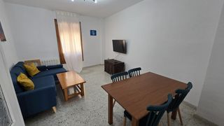 Rent Flat  Plaza gallego díaz 7. Piso recién reformado de 3 dormitorios en el casco antiguo