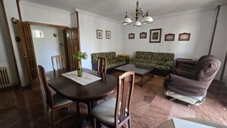 Flat in Úbeda. Gran piso de 4 dormitorios, plaza de garaje y trastero  en pleno