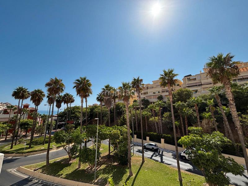 Foto 0335c26a-5d5e-4512-8120-2e5146b82faa. Etagenwohnung mit parking pool in Zona Centro Comercial Torrequebrada Benalmádena