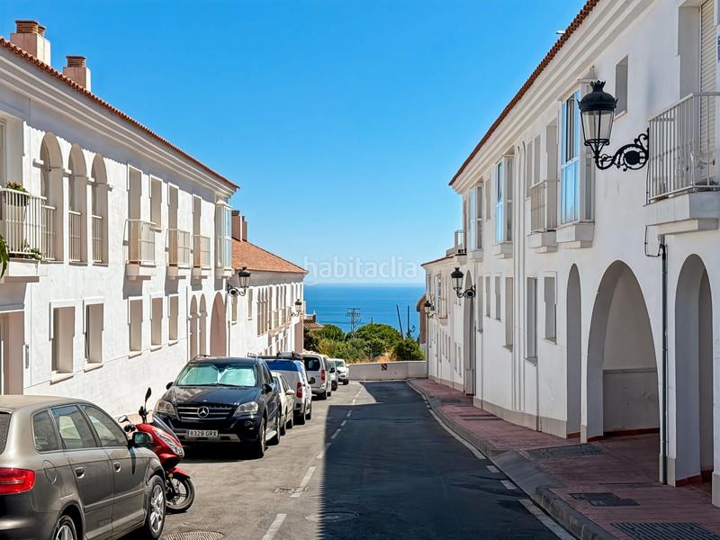 Foto a853f21f-4da2-48b0-9fcd-9d2981898ffc. Estudi a calle relenguillo 3 a Centro Benalmádena