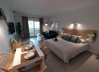 Rent Studio in Avenida rocío jurado 32