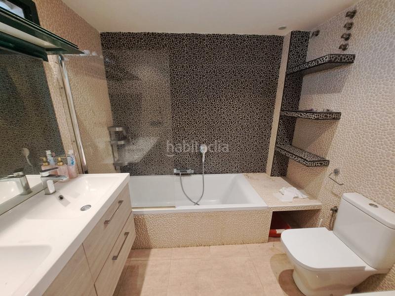 Foto f7e041e4-3e79-4692-a9b7-03a63e59d8d7. Alquiler piso en Zona Centro Comercial Torrequebrada Benalmádena