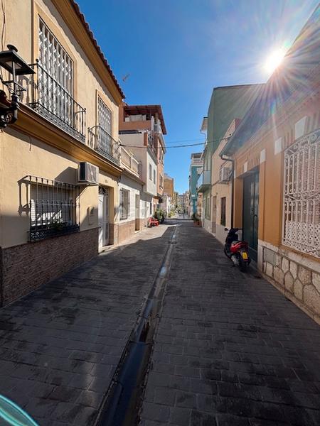 Foto 8ab4ac59-8b49-40e7-b6bb-c6a0914fb811. Maison jumelée dans Girón - Las Delicias Málaga