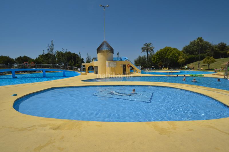Foto 1ce6eb6d-8f64-49c8-b66c-da22ab6245d8. Lloguer estudi amb piscina a Parque de la Paloma Benalmádena