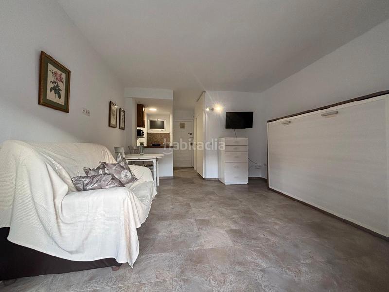 Foto bf083cf1-0008-400b-bde0-21e091481d8a. Rent studio with pool in Parque de la Paloma Benalmádena