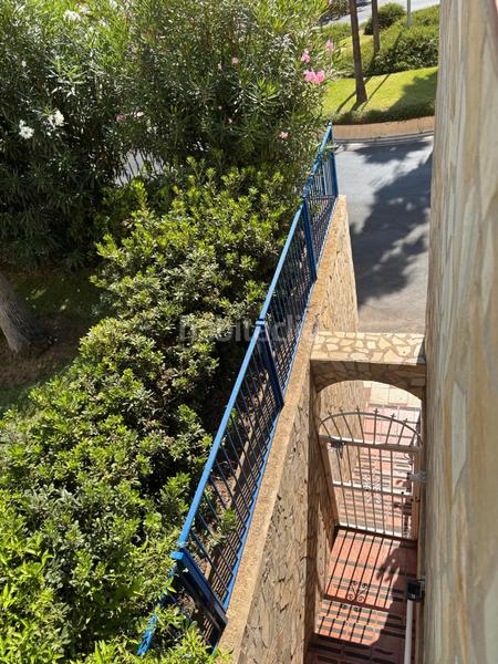 Foto c2d615fc-5588-4e9c-b06a-6454bf286f29. Appartamento con parcheggio piscina in Zona Centro Comercial Torrequebrada Benalmádena