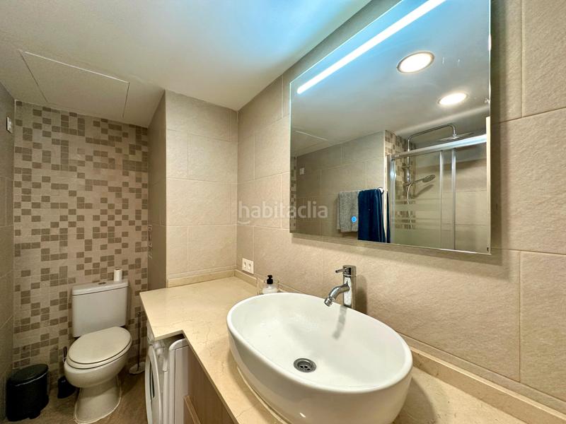 Foto 210d74bb-e1a5-44f3-8a59-b041570cf787. Apartament amb aparcament piscina a El Bajondillo Torremolinos