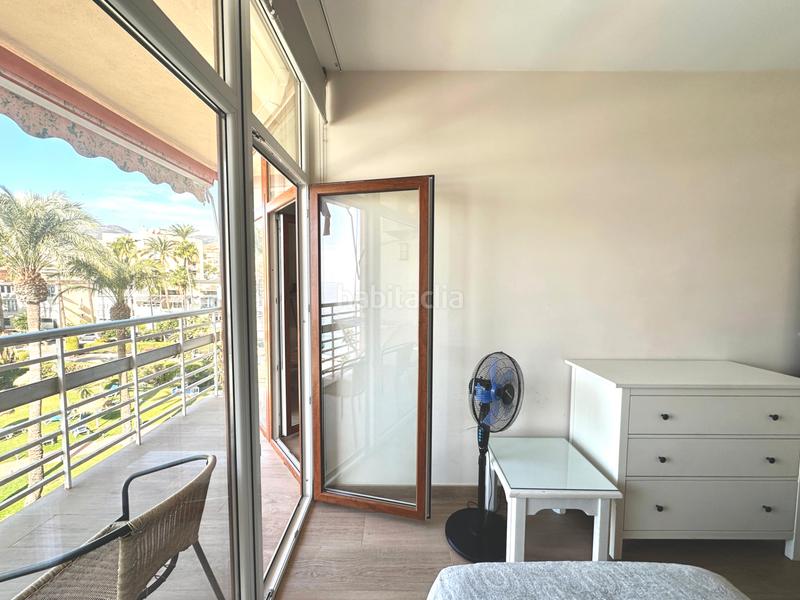 Foto 9799b091-baa8-4354-8ebe-bcde30c2e3af. Apartament amb aparcament piscina a El Bajondillo Torremolinos