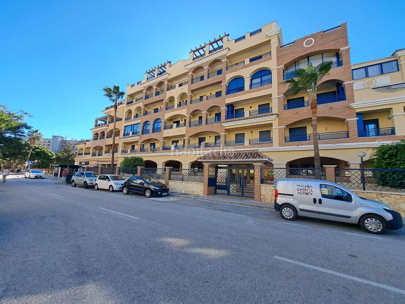 Foto b363d9cb-5c4b-434f-8e54-b2f45817733d. Pis amb aparcament piscina a Playamar - Benyamina Torremolinos