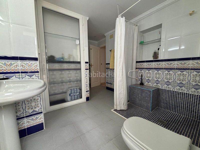 Foto 1d53a812-c035-4292-a497-edd2f66c189f. Xalet amb aparcament piscina a Puerto Marina Benalmádena