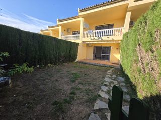 Casa adossada  Calle ronda del golf este