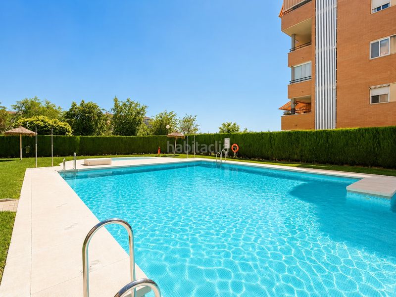 Foto 1bbe5e55-404f-4824-a850-d5f396f68d27. Pis amb aparcament piscina a El Pinillo Torremolinos