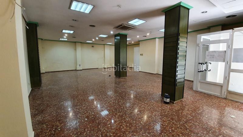 Foto ab8166cd-7f85-464f-9cc4-711b2ebbe79e. Alquiler local comercial en avenida granada 16 en Jaén