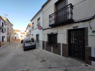Casa adossada a Calle altozano 4