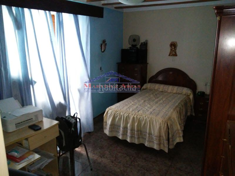 Foto 148175fc-4a21-4e54-9c15-aeffbab250fc. Casa adosada en San Ildefonso - Catedral Jaén