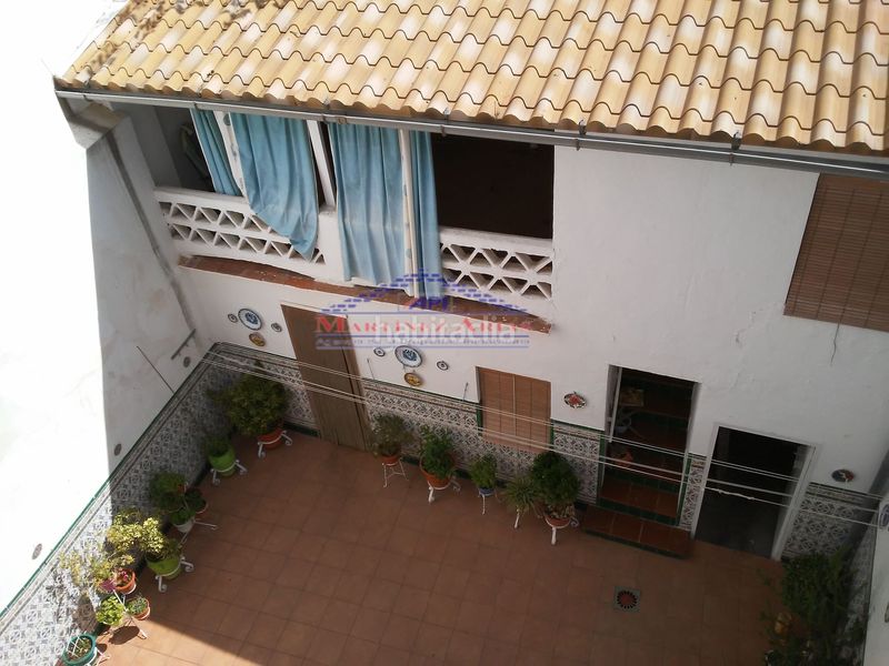 Foto a60d0eee-4066-400c-ba7a-ff10d5996e8d. Casa adosada en San Ildefonso - Catedral Jaén