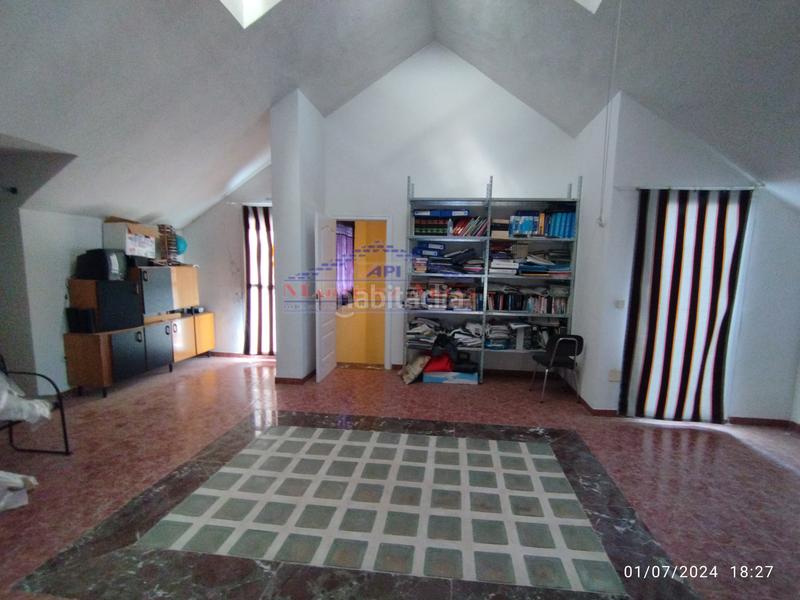Foto 03eabb31-dd1e-463b-85e0-d4c8c6768dab. Casa adossada amb xemeneia calefacció aparcament piscina a Jaén
