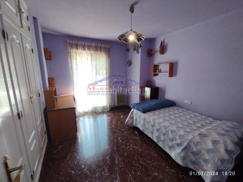 Foto 4b6484f3-5986-4b5e-a7e7-7fb9f0dd5e71. Casa adossada amb xemeneia calefacció aparcament piscina a Jaén