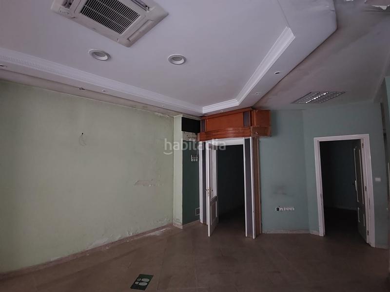 Foto fcdf46ee-94d3-4a93-a741-bc589f6c1d44. Alquiler local comercial en avenida granada 75 en Jaén