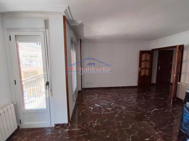 Foto 55edc272-abd8-42b4-a845-1580725a62e5. Àtic amb calefacció aparcament a Hospital Jaén