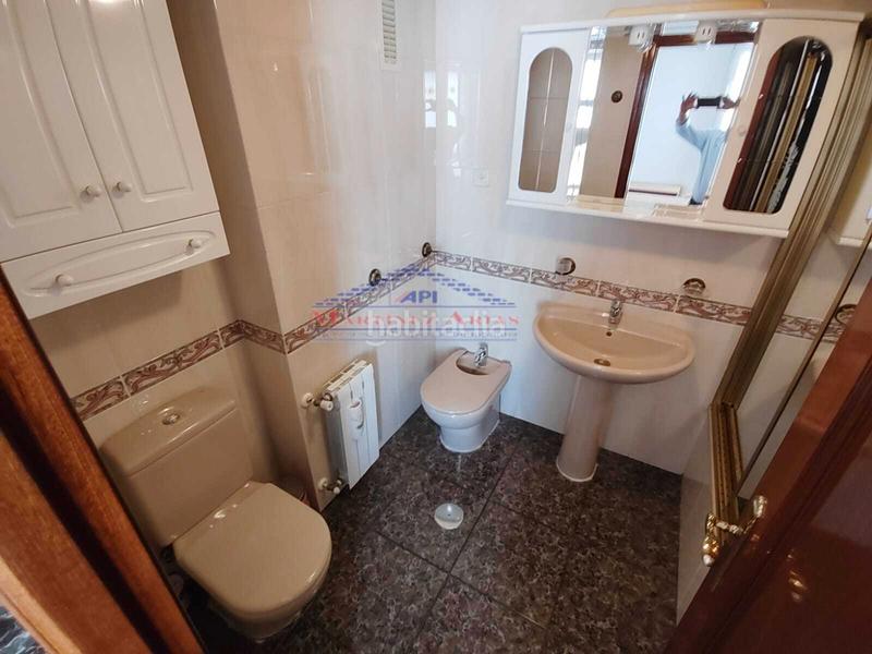 Foto a4f15595-9cd8-4e78-a080-d77de9fa0ba3. Àtic amb calefacció aparcament a Hospital Jaén