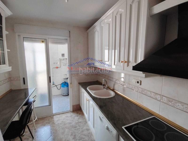 Foto a63311e1-2337-42de-a3cb-b61ae1d65198. Àtic amb calefacció aparcament a Hospital Jaén