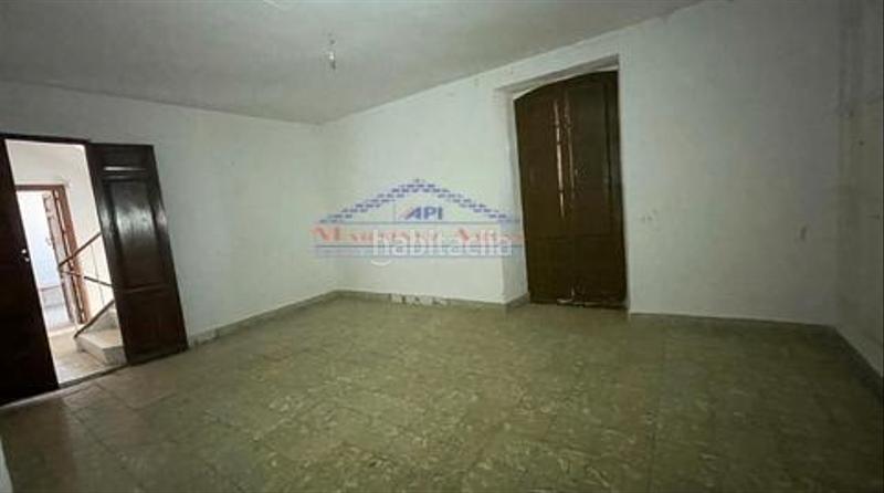 Foto 1d1d6db2-630f-447f-9757-f97bc328bf67. Casa adossada a calle toscas 5 a Castellar