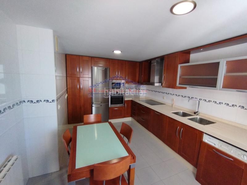 Foto 8d069a2b-bf87-421f-8321-dae2a179c904. Duplex con riscaldamento parcheggio in San Ildefonso - Catedral Jaén